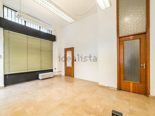 Locale Commerciale in vendita a Piemonte, Cuneo