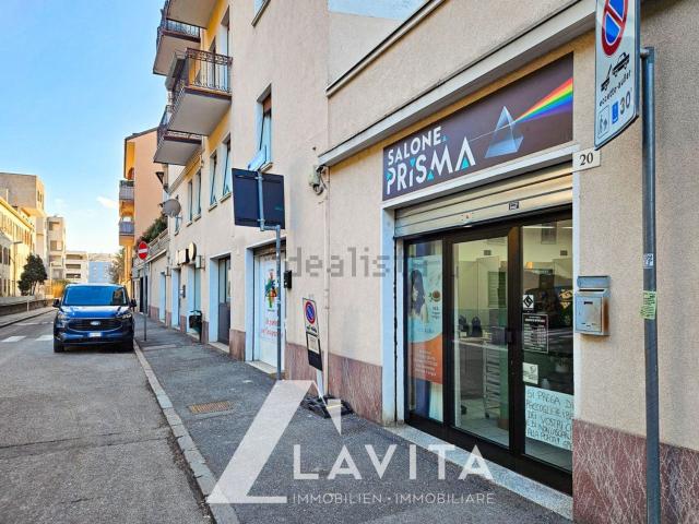 Locale Commerciale in vendita a Oltrisarco-Aslago - Oberau-Haslach, Bolzano - Bozen