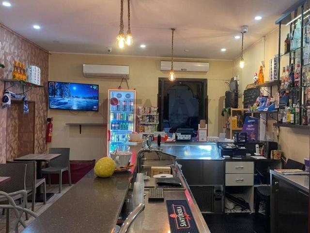 Locale Commerciale in vendita a Camaldoli della Torre, Torre Del Greco