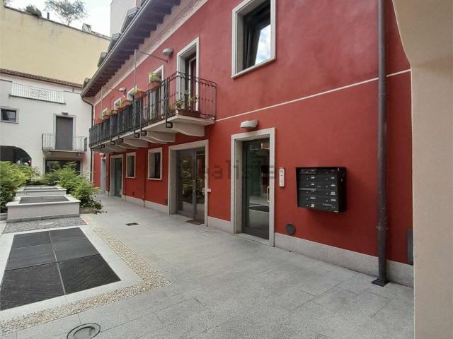 Locale Commerciale in vendita a Centro, Gallarate