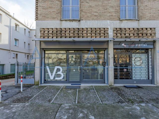 Locale Commerciale in vendita a Padova