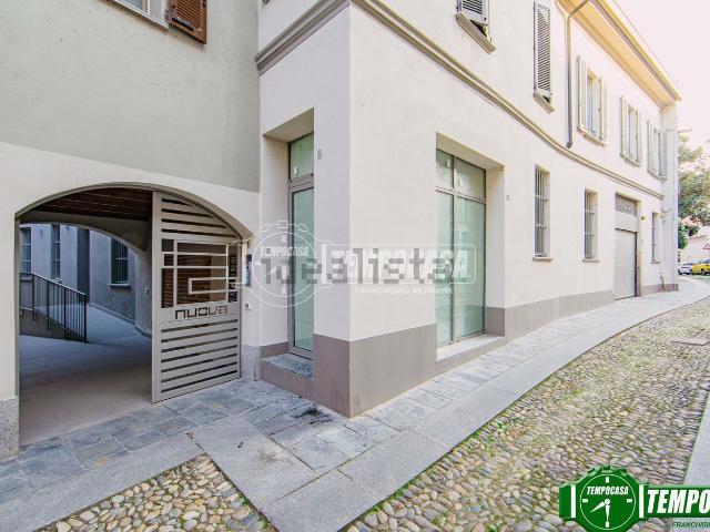 Locale Commerciale in vendita a Borgo Ticino, Pavia