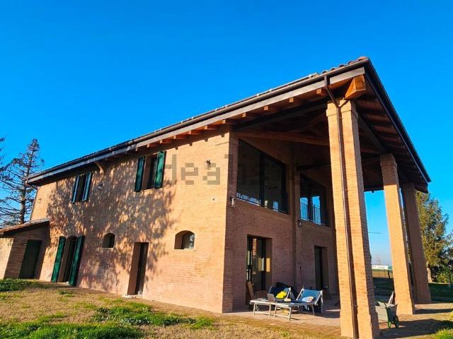 Locale Commerciale in vendita a Unione dei comuni Valli del Reno, Lavino e Samoggia, Zola Predosa