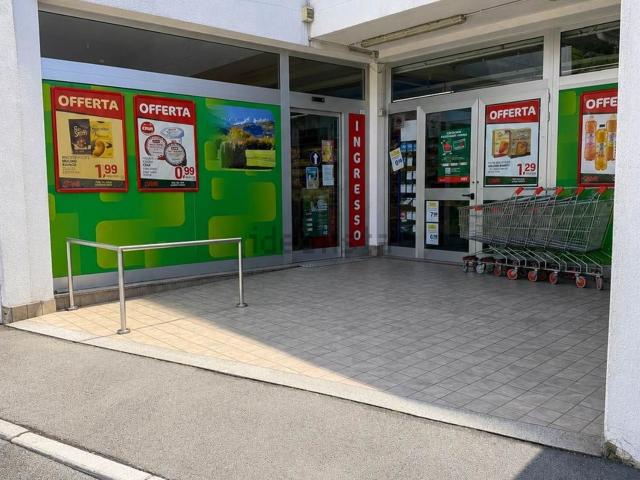 Locale Commerciale in vendita a Servola-Chiarbola-Valmaura-Borgo San Sergio, Villa Opicina