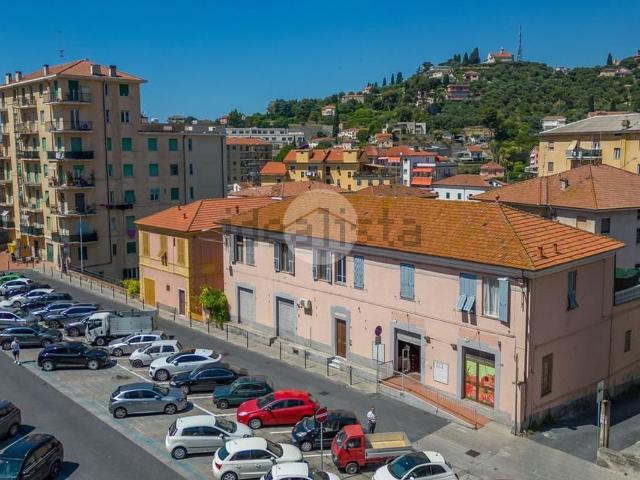 Locale Commerciale in vendita a Caramagnetta, Imperia