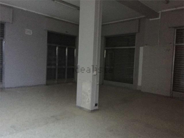 Locale Commerciale in vendita a Frosinone, Lazio
