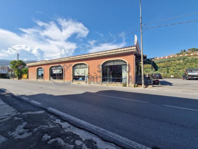 Locale Commerciale in vendita a Poggio di Sanremo, San Remo