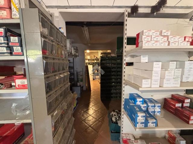 Locale Commerciale in vendita a Unione di Comuni Valdarno e Valdisieve, Reggello