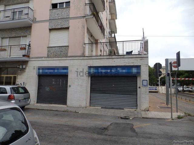 Locale Commerciale in vendita a Piano San Lazzaro, Marche