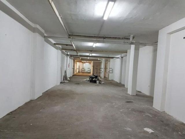 Locale Commerciale in vendita a Casalanno, Quarto