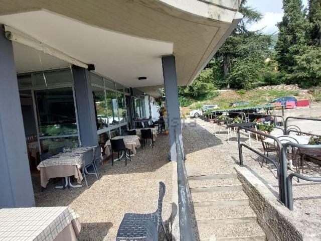 Locale Commerciale in vendita a Comunità Montana Parco Alto Garda bresciano, Gardone Riviera