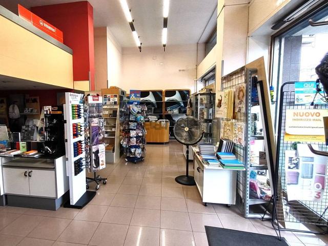 Locale Commerciale in vendita a Ticinello, Pavia