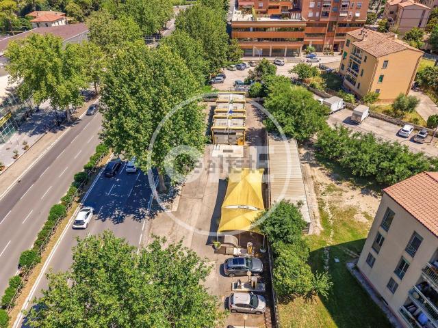 Locale Commerciale in vendita a Cospea, Terni