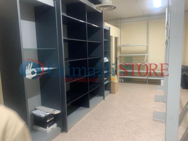 Locale Commerciale in vendita a Puglia, Lecce