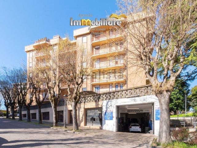 Locale Commerciale in vendita a Piemonte, Alessandria