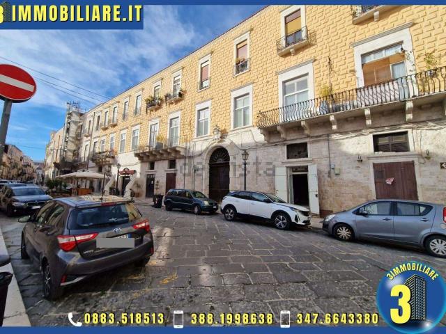 Locale Commerciale in vendita a Centro, Barletta