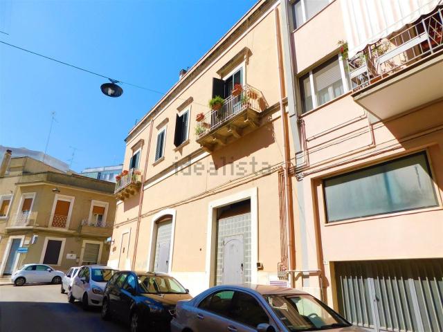 Locale Commerciale in vendita a Puglia, Taranto