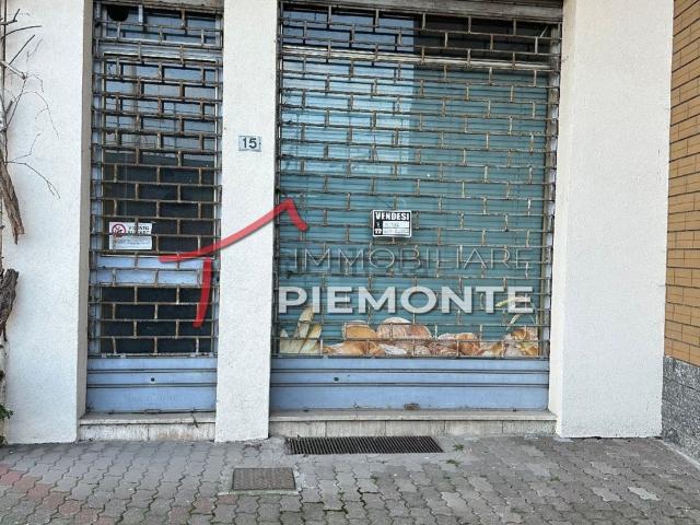 Locale Commerciale in vendita a Piemonte, Novara