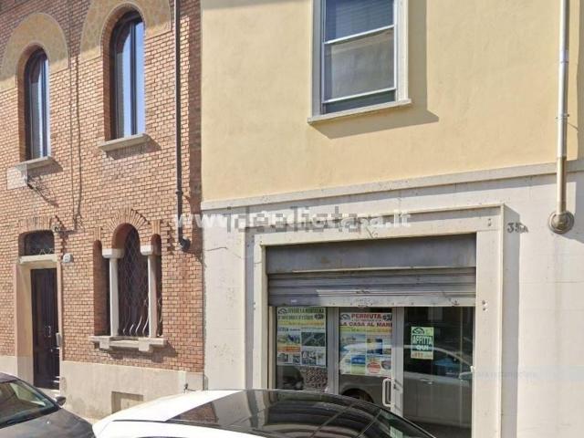 Locale Commerciale in vendita a Fiera-Catena, San Giorgio Di Mantova