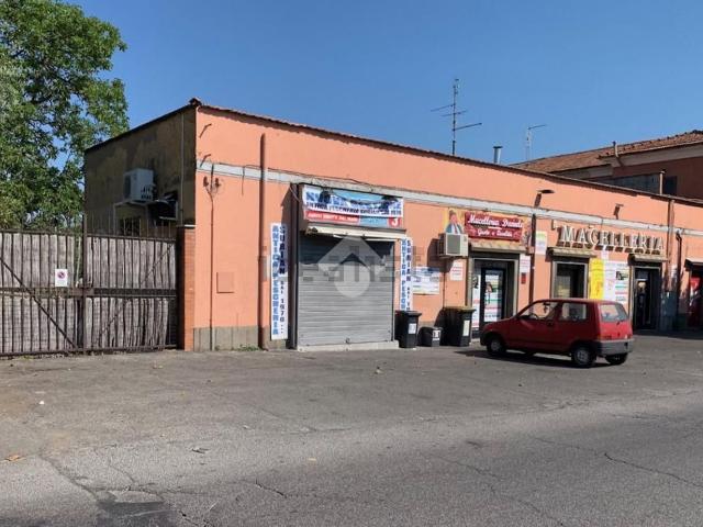 Locale Commerciale in vendita a Municipio Roma VII, Roma Capitale