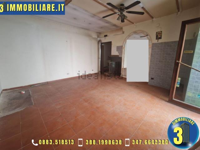 Locale Commerciale in vendita a Puglia, Barletta-andria-trani