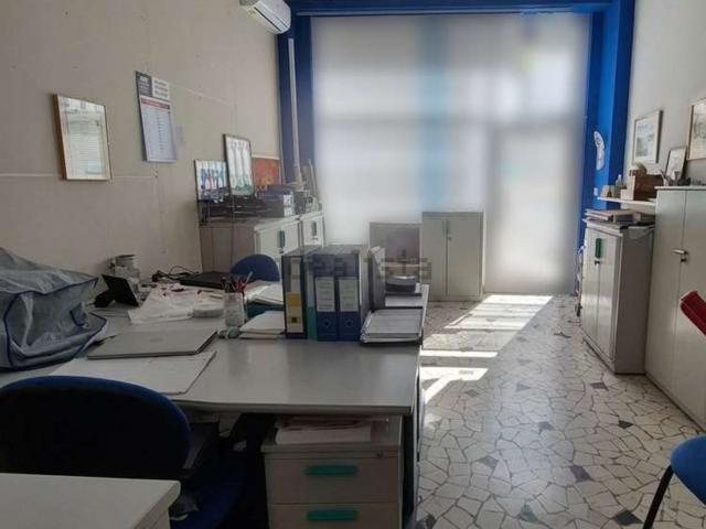 Locale Commerciale in vendita a Oltrisarco-Aslago - Oberau-Haslach, Bolzano - Bozen
