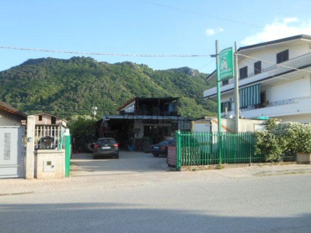 Locale Commerciale in vendita a Vairano Patenora, Campania