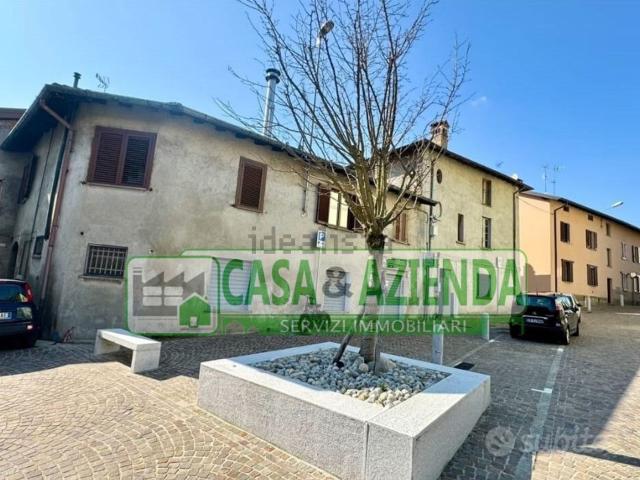 Locale Commerciale in vendita a Gironico Al Piano, Lombardia