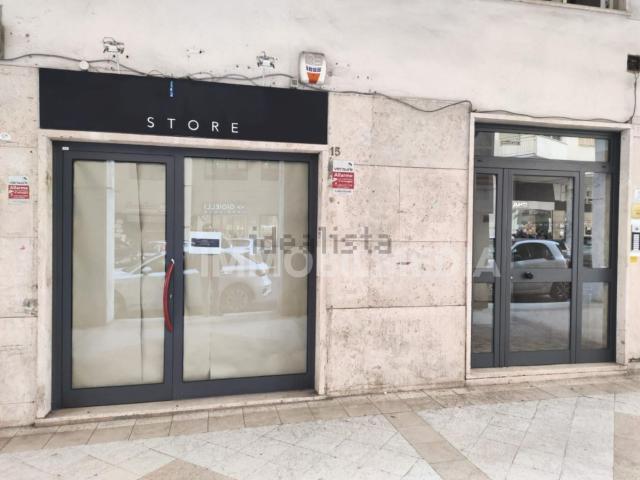 Locale Commerciale in vendita a Borgo Odescalchi, Civitavecchia
