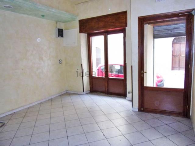 Locale Commerciale in vendita a Marche, Pesaro E Urbino