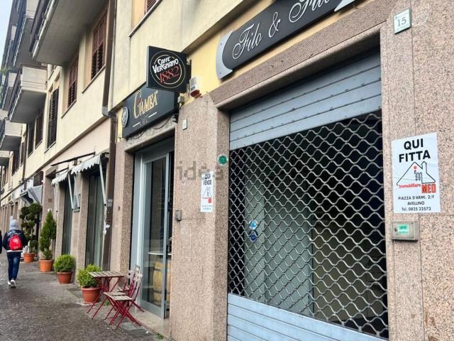Locale Commerciale in vendita a Avellino, Campania
