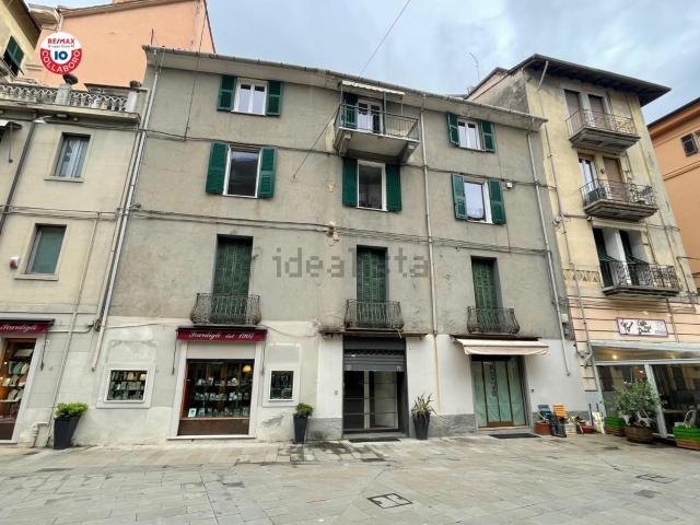 Locale Commerciale in vendita a Fabiano Alto, La Spezia