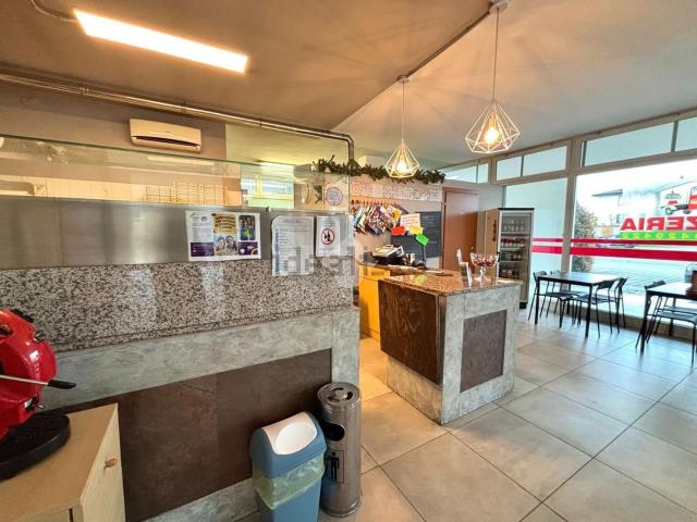 Locale Commerciale in vendita a Roncaglia, Ponte San Nicolò