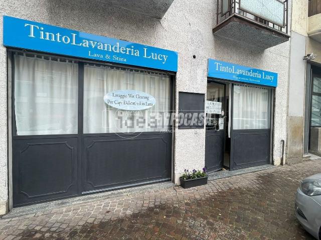 Locale Commerciale in vendita a Altopiano di Seveso, Seveso