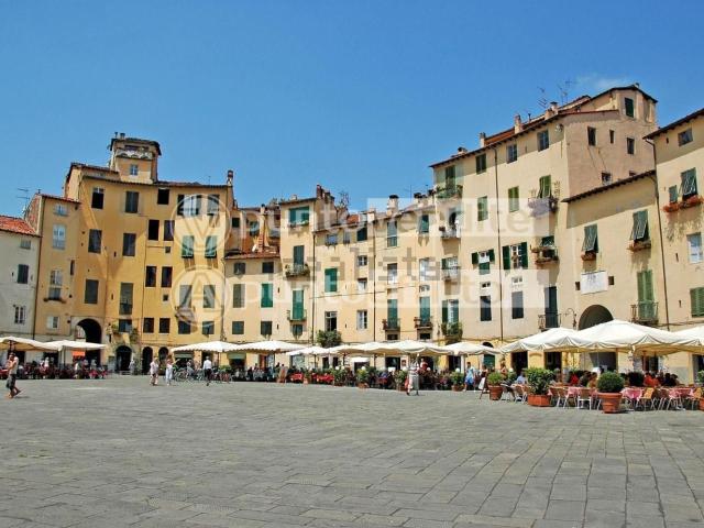 Locale Commerciale in vendita a San Concordio, Bagni Di Lucca Ponte