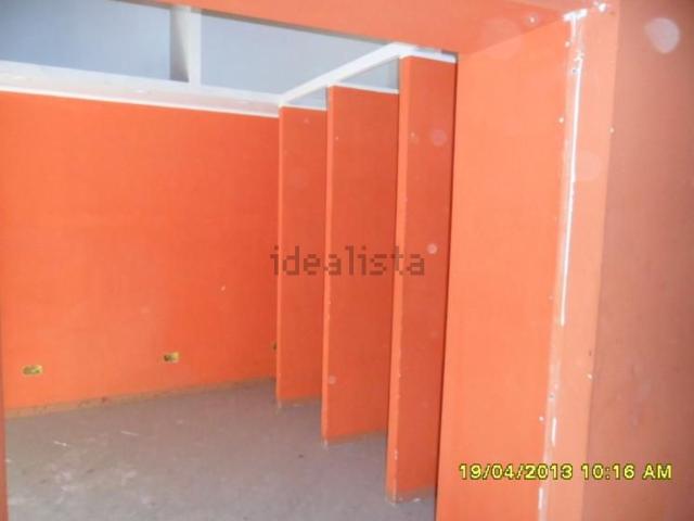 Locale Commerciale in vendita a Nola, Campania