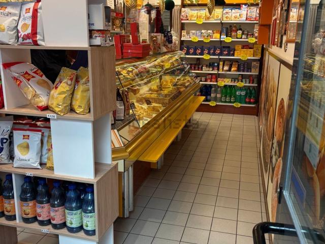 Locale Commerciale in vendita a Mestre-Carpenedo, Venezia