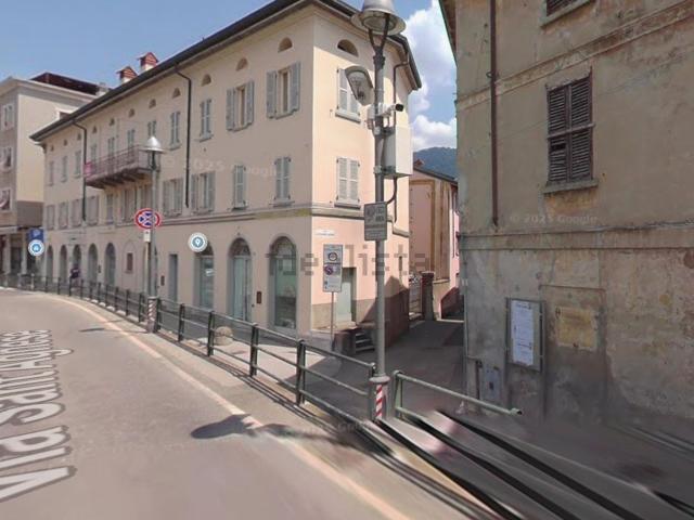 Locale Commerciale in vendita a Olginate, Lombardia