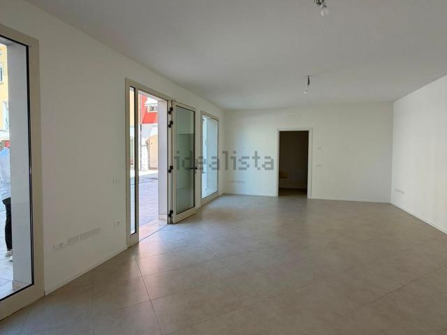 Locale Commerciale in vendita a Te Brunetti, San Giorgio Di Mantova