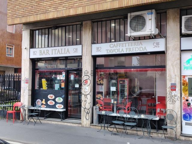 Locale Commerciale in vendita a Municipio 9, Milano