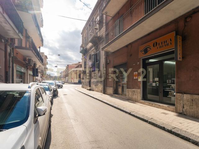 Locale Commerciale in vendita a San Giovanni Galermo-Trappeto-Cibali, Catania