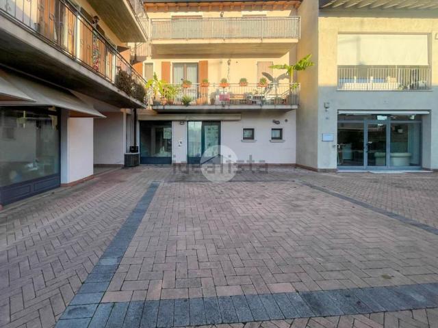 Locale Commerciale in vendita a Molinetto, Mazzano