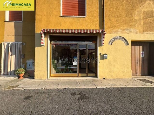 Locale Commerciale in vendita a Casaloldo, Mantova