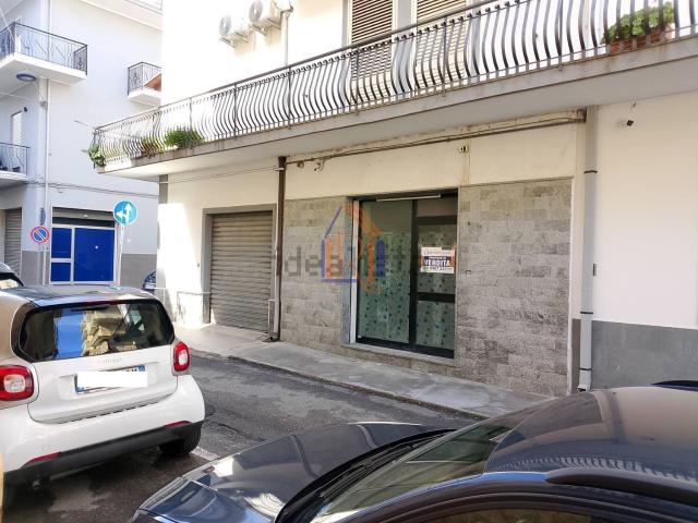 Locale Commerciale in vendita a Calabria, Catanzaro