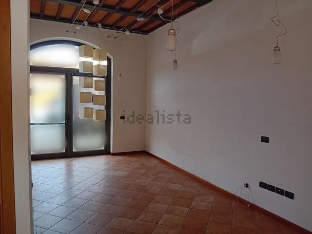 Locale Commerciale in vendita a Castelnuovo Berardenga, Toscana