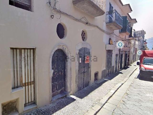 Locale Commerciale in vendita a Boscoreale, Campania