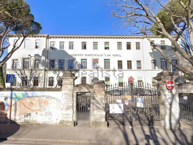 Locale Commerciale in vendita a Rifredi, Firenze