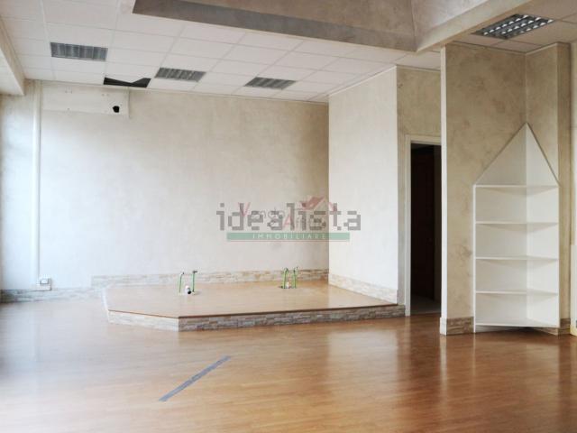 Locale Commerciale in vendita a Vasto, Abruzzo