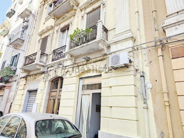 Locale Commerciale in vendita a Puglia, Taranto