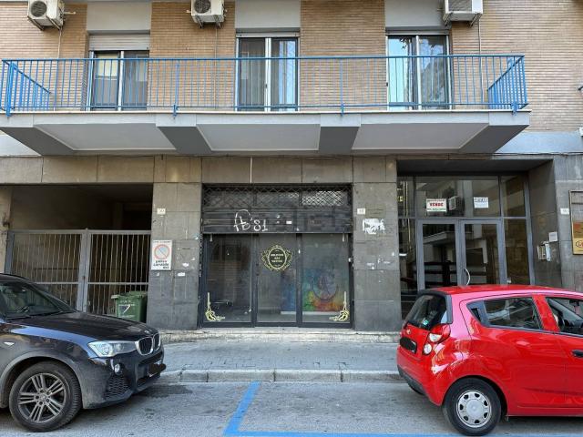 Locale Commerciale in vendita a Centro Storico, Caserta